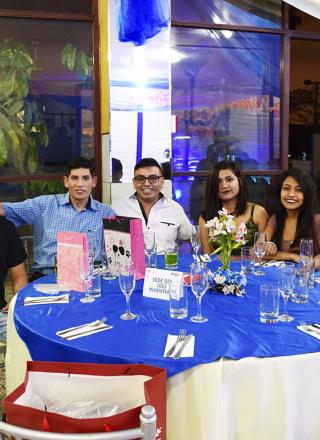 FIESTA DE NAVIDAD CON LA FAMILIA DE AXES PERÃš